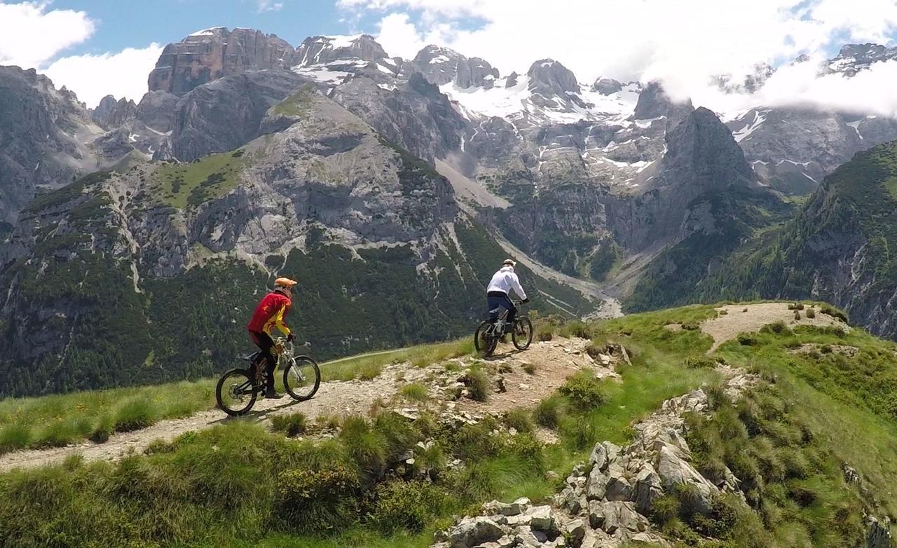 Casa Salvaterra Affittacamere Pinzolo Exteriör bild